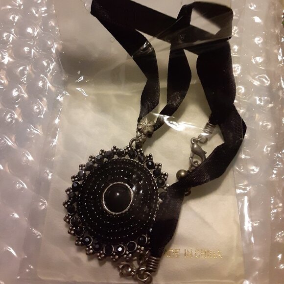 Choker Necklace Black - Picture 1 of 3